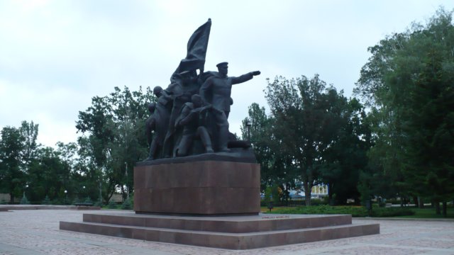 monumenttoheroesliberatorsofnikolaev.jpg